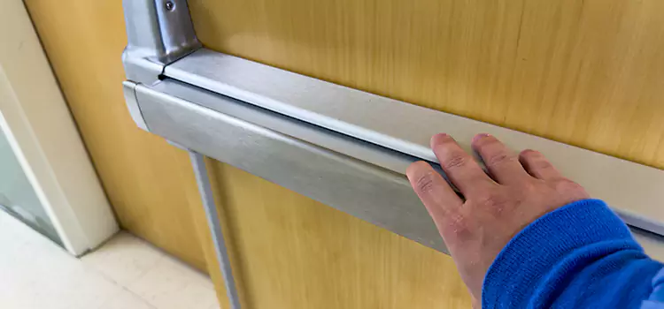 Installing a Push Bar on a Door La Presa